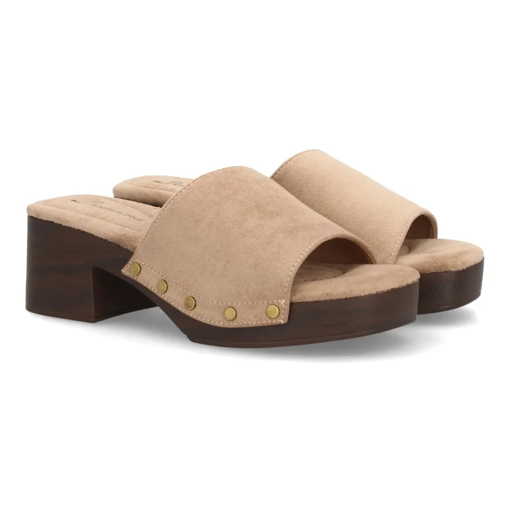Zueco mujer tacón cómodo verano con tachuelas