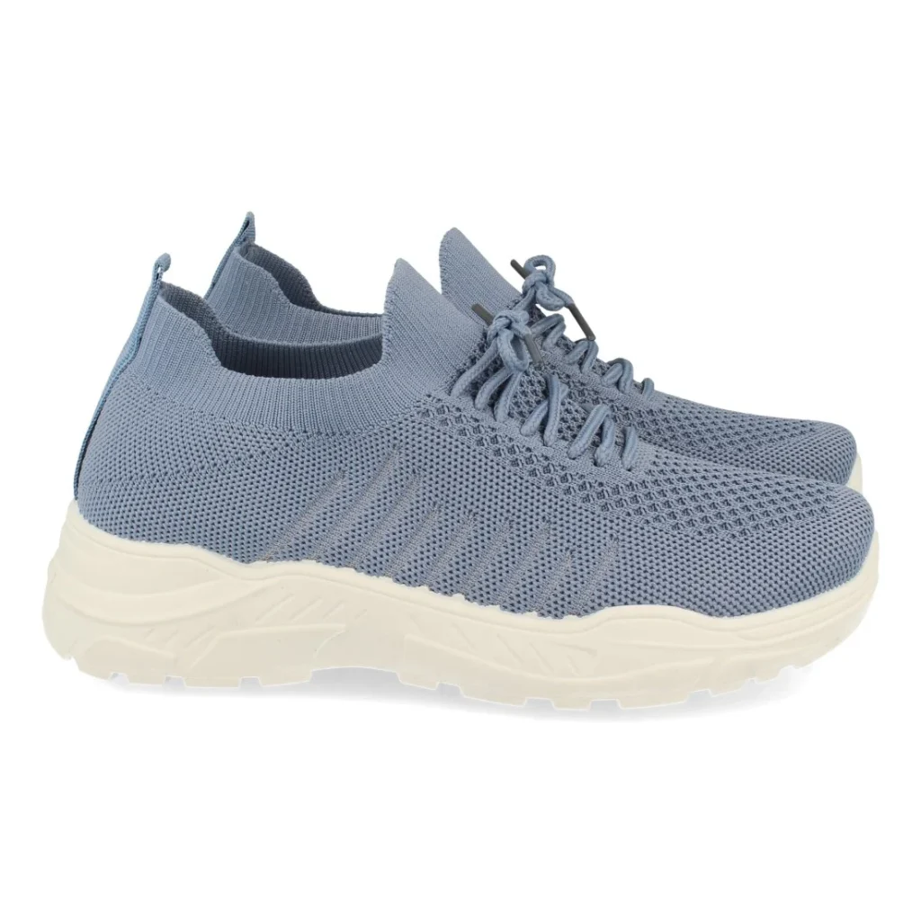 Zapatilla plana con material elástico para mujer