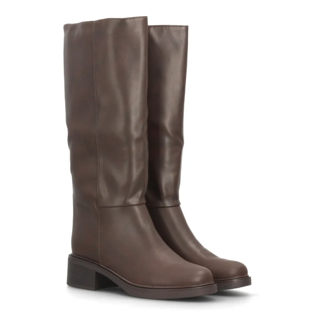 Botas altas clásicas con tacón ancho